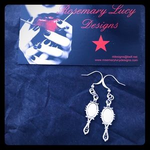 5/$30 Snow White Mirror earrings new!